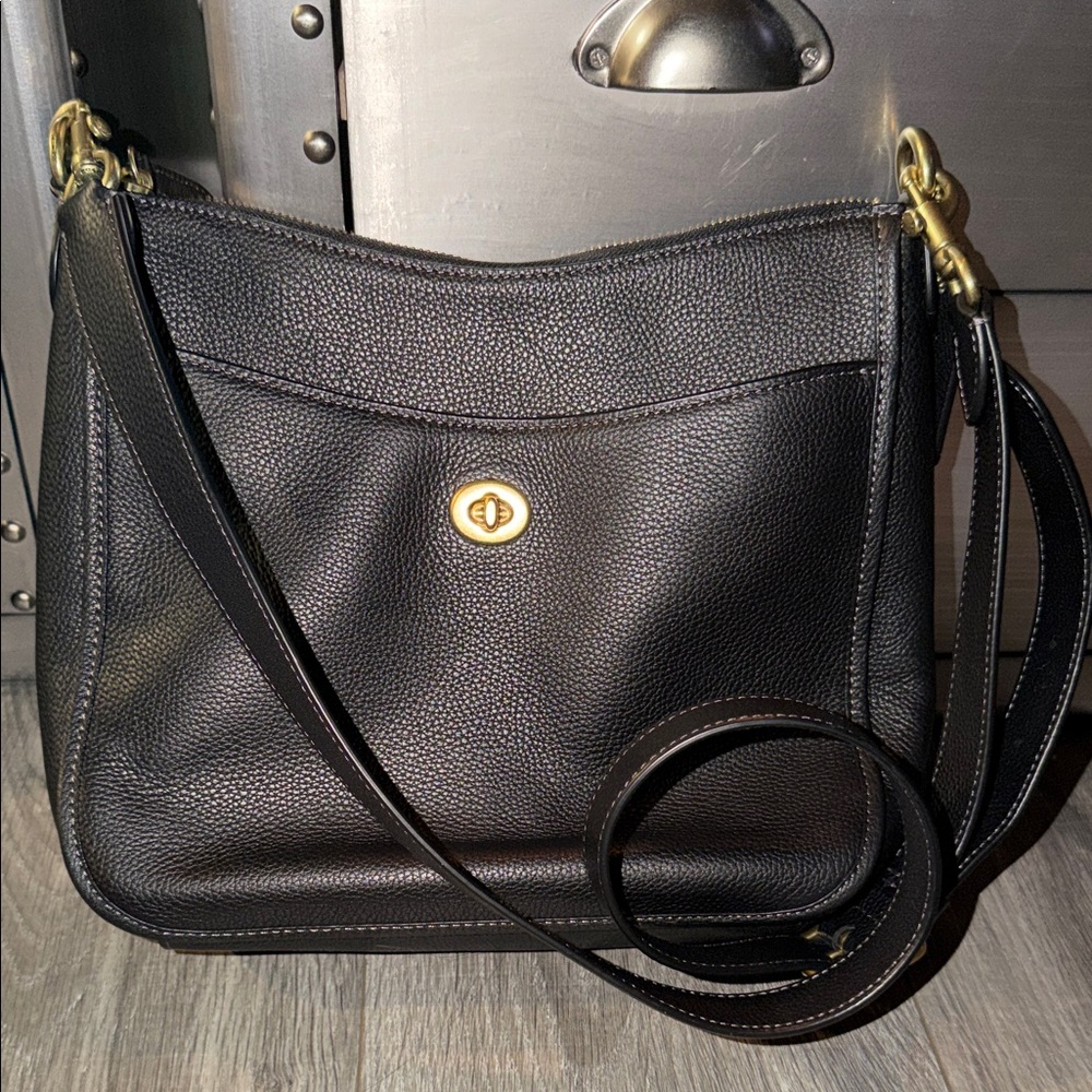 Coach Black Pebble Leather Crossbody Bag Zip Top Like New shoulder bag brass - Picture 16 of 16